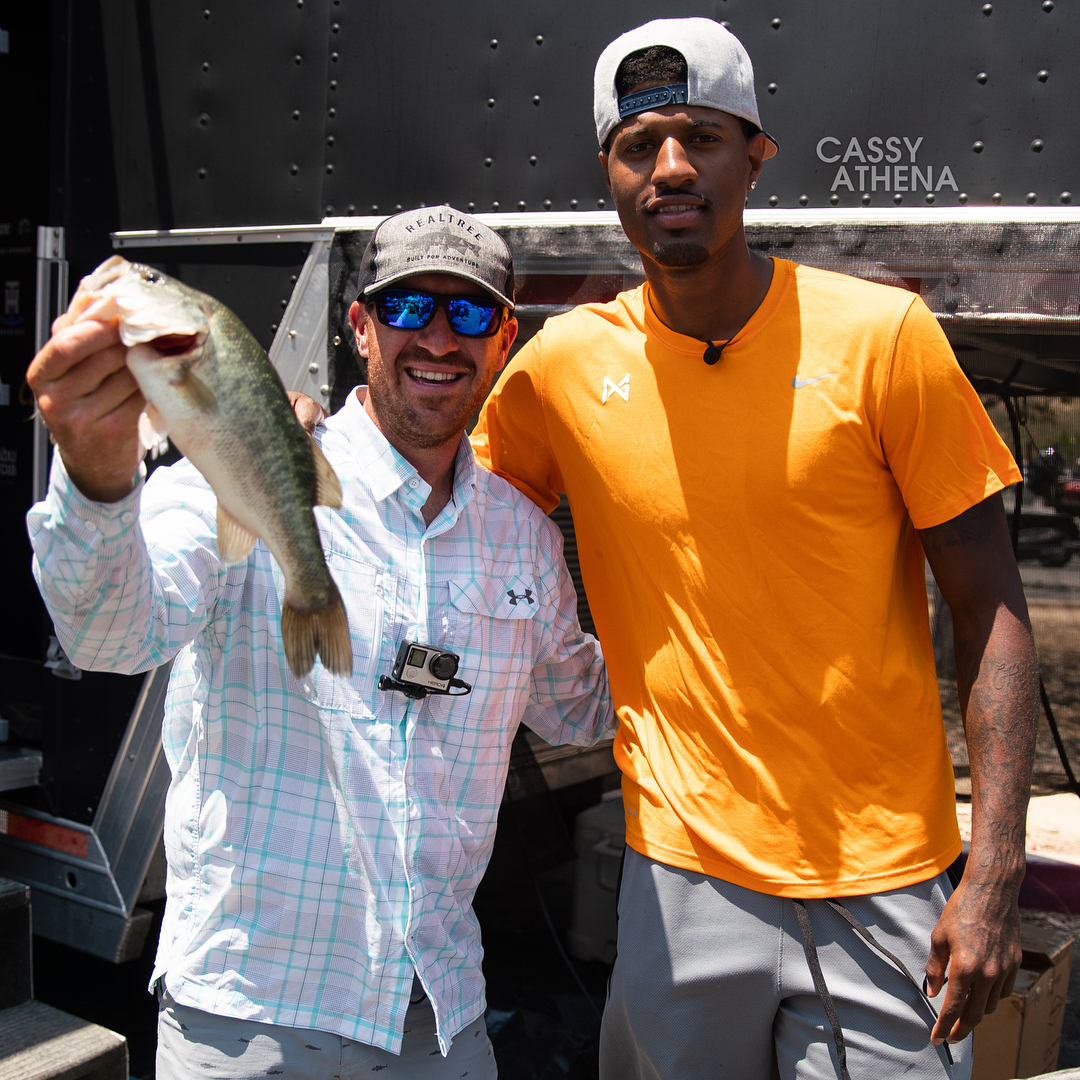 官方：朗斯签下莱比锡中场海达拉，转会费约200万欧（朗斯官方宣布签下莱比锡中场海达拉，转会费约200万欧元）