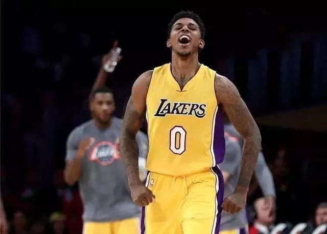 罗尔费斯：格里马尔多本不该踢那么多比赛，希望他能出战纽卡（罗尔费斯：格里马尔多负荷过重，仍希望他出战纽卡）