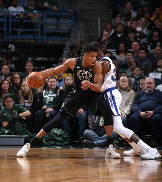 众望所归！戈洛夫金荣耀入驻拳击名人堂，另外两位热门拳手意外落选引关注（实至名归：戈洛夫金入选拳击名人堂，两位大热拳手爆冷无缘引热议）