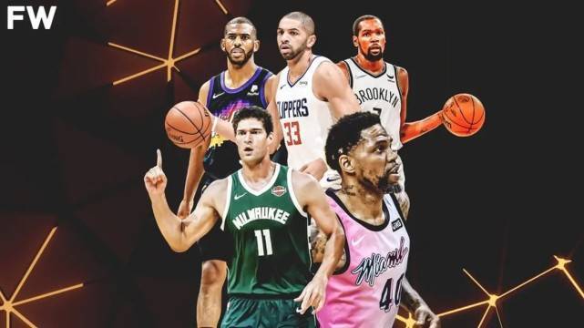 完成大四喜，姆巴佩当选欧冠官方本周最佳球员（姆巴佩上演大四喜，荣膺欧冠官方周最佳球员）