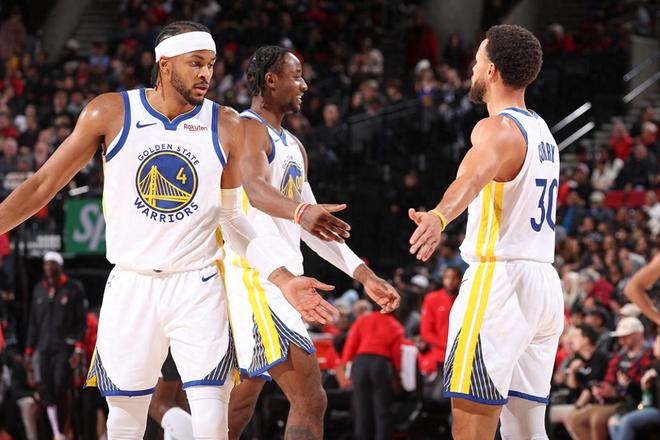 德国人被“搞懵”了！樊振东一己之力，让一座欧洲小城“沦陷”！（樊振东一人点燃全城！欧洲小城沸腾，德国观众都看懵了！）