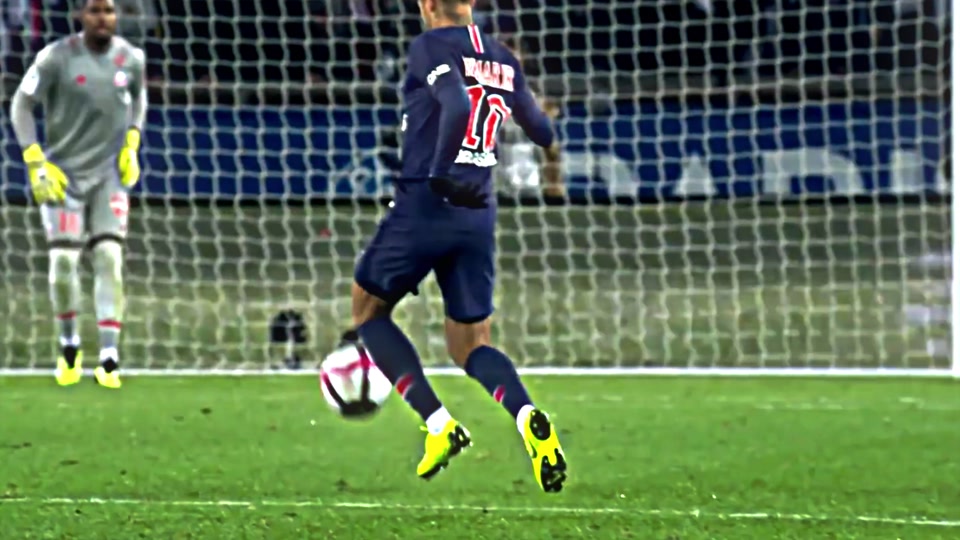 西甲爆大冷！9人皇马0-2竟不敌保级队！阿隆索怒批：裁判故意针对（西甲爆冷！9人皇马0-2负降级区球队，阿隆索怒斥：裁判刻意针对）