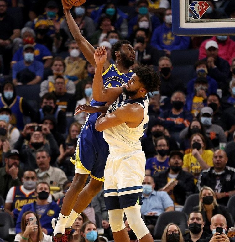 英超第14轮综述：利物浦平局+切尔西爆冷，阿森纳5分领先稳居榜首（英超第14轮盘点：利物浦战平、切尔西冷负，阿森纳以5分优势领跑）