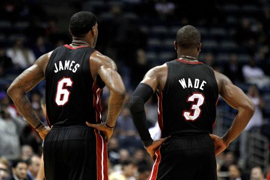 博主：国安明天中午12点40分抵达北京，欢迎球迷接机（国安明日中午12：40抵京，欢迎球迷前往机场迎接）