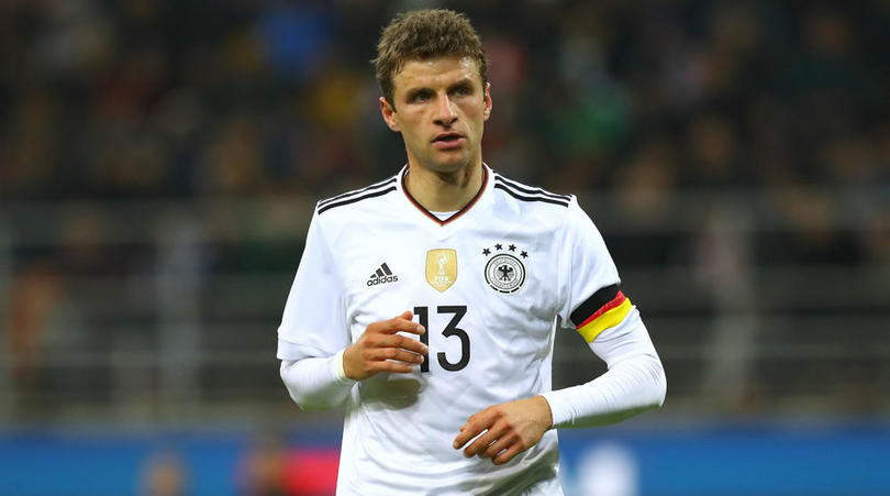 英超第15轮：B费2射1传姆伯莫芒特破门 曼联4-1狼队（英超第15轮：B费两射一传，姆伯莫与芒特破门，曼联4-1大胜狼队）